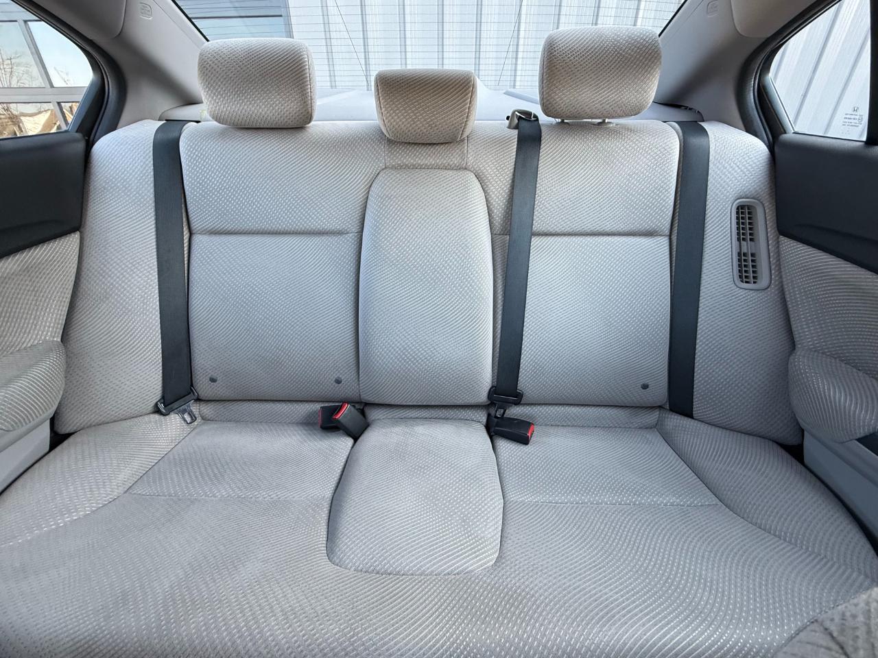 Honda Civic Hybrid 4dr Sdn L4 CVT 2013