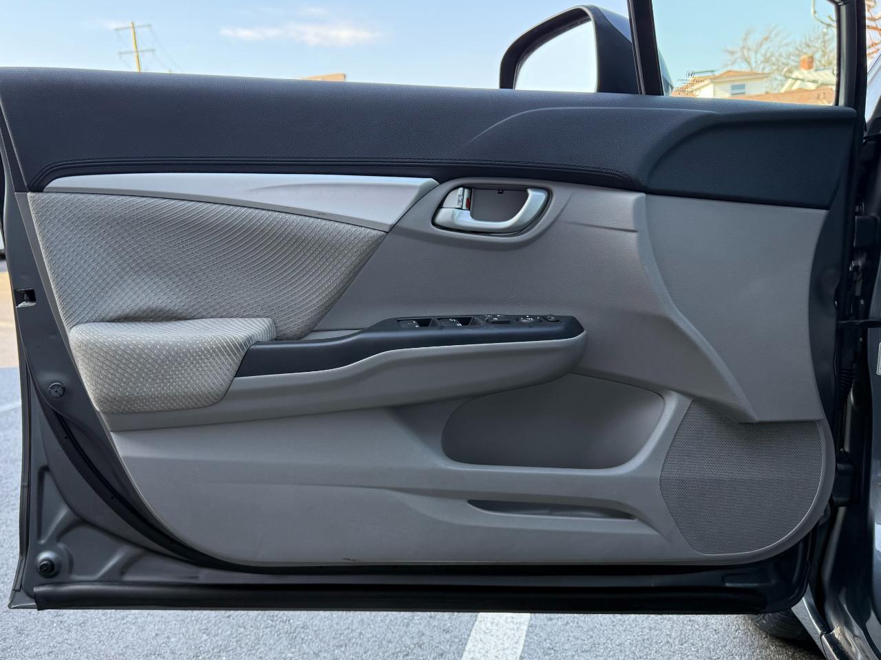 Honda Civic Hybrid 4dr Sdn L4 CVT 2013