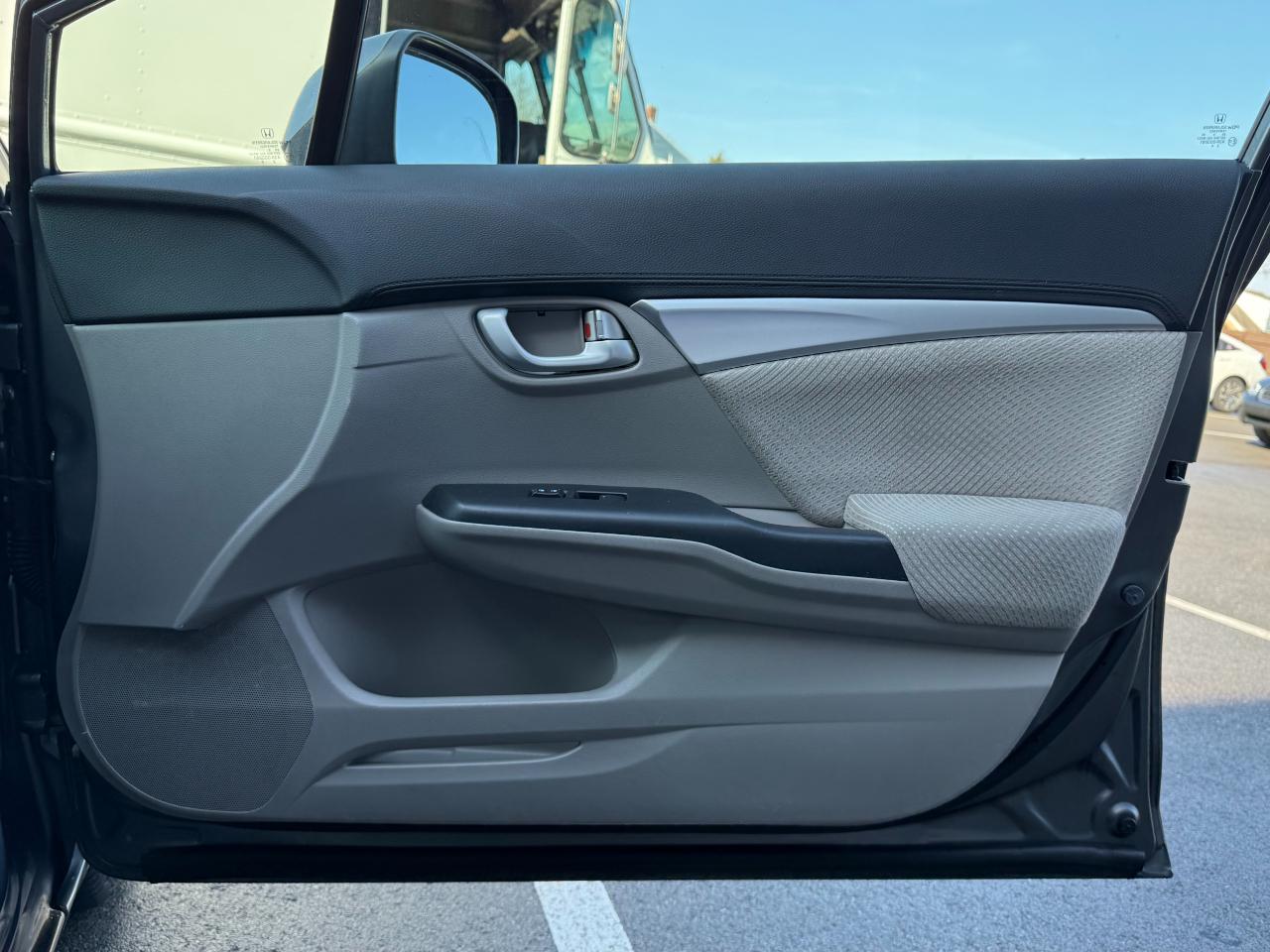 Honda Civic Hybrid 4dr Sdn L4 CVT 2013