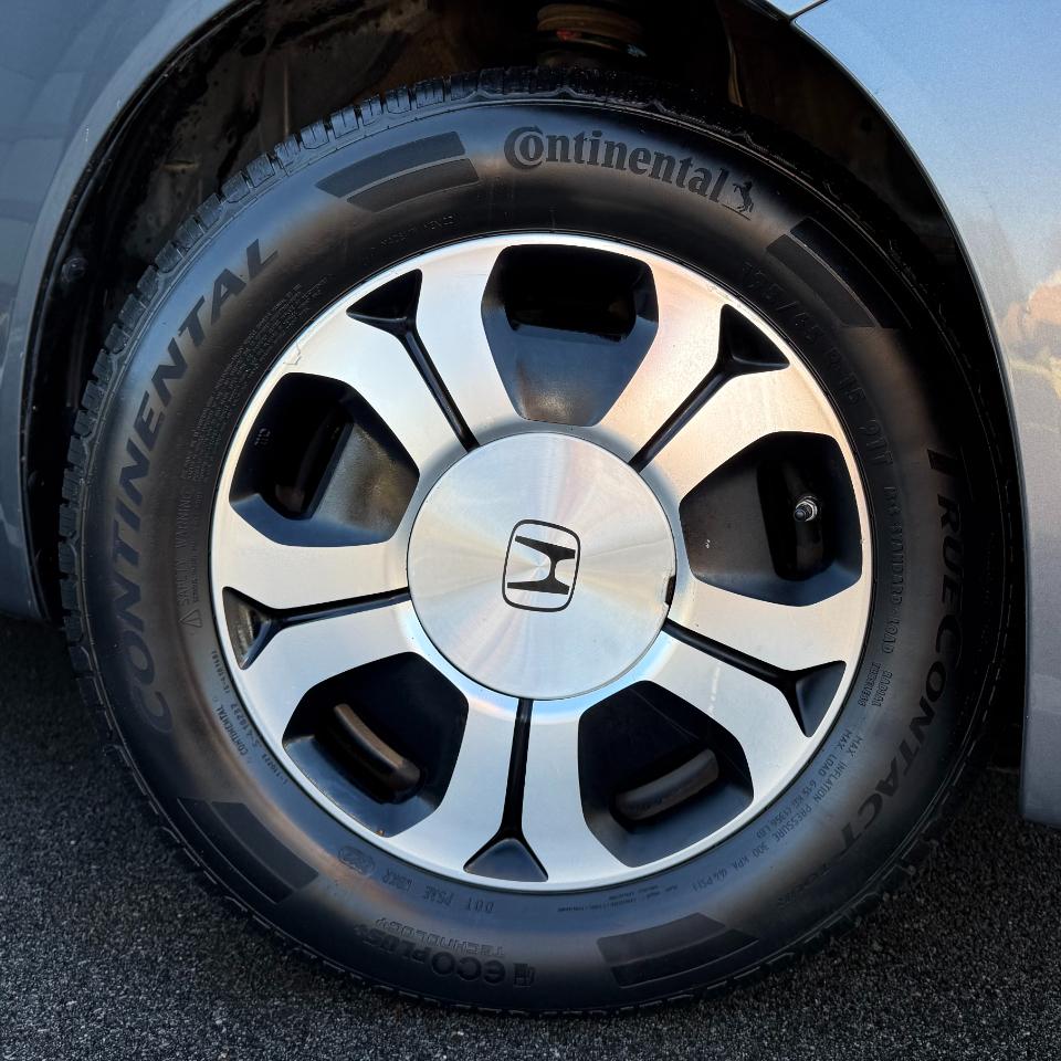 Honda Civic Hybrid 4dr Sdn L4 CVT 2013