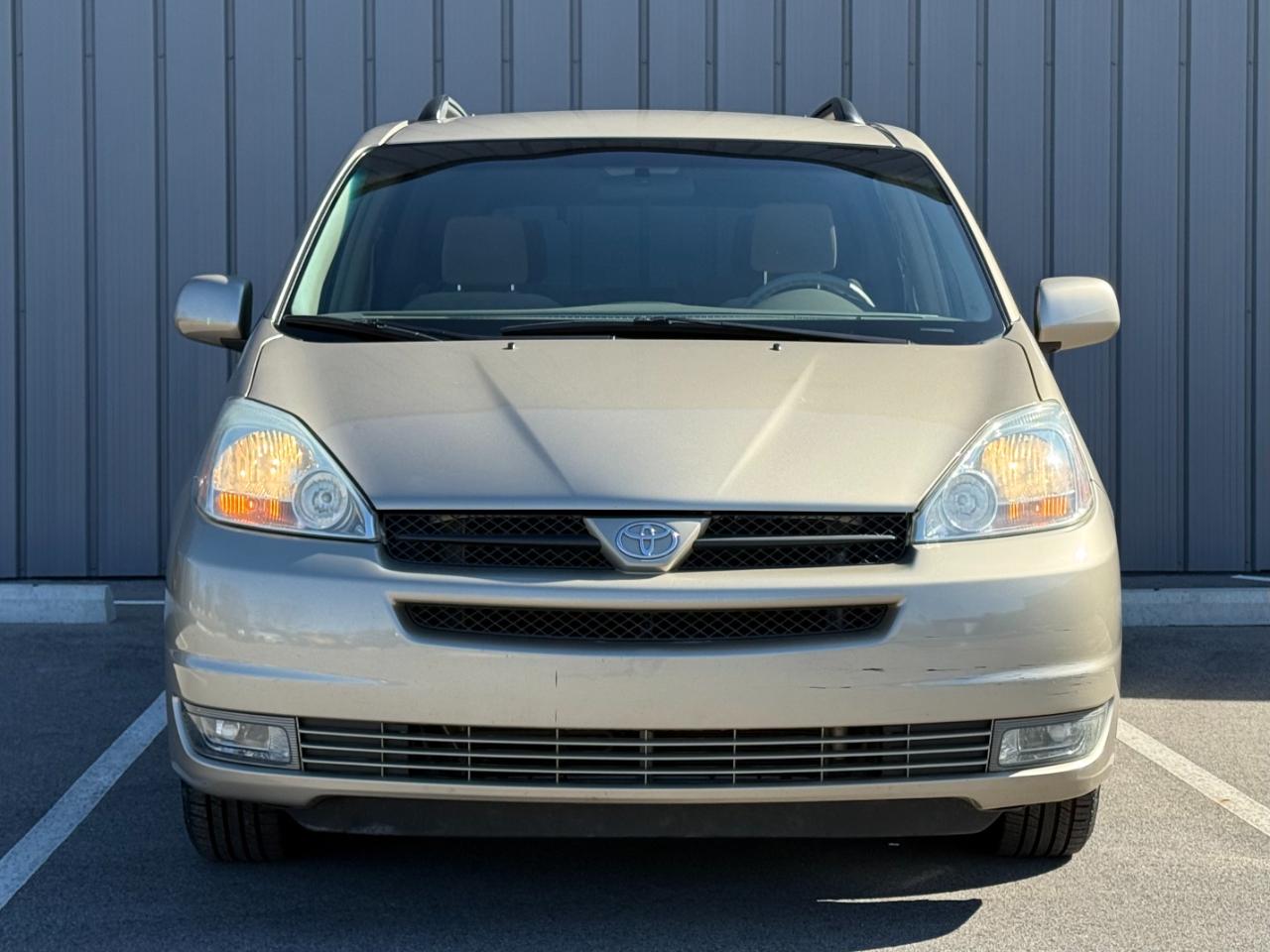 Toyota Sienna 5dr XLE FWD 7-Passenger (Natl) 2005