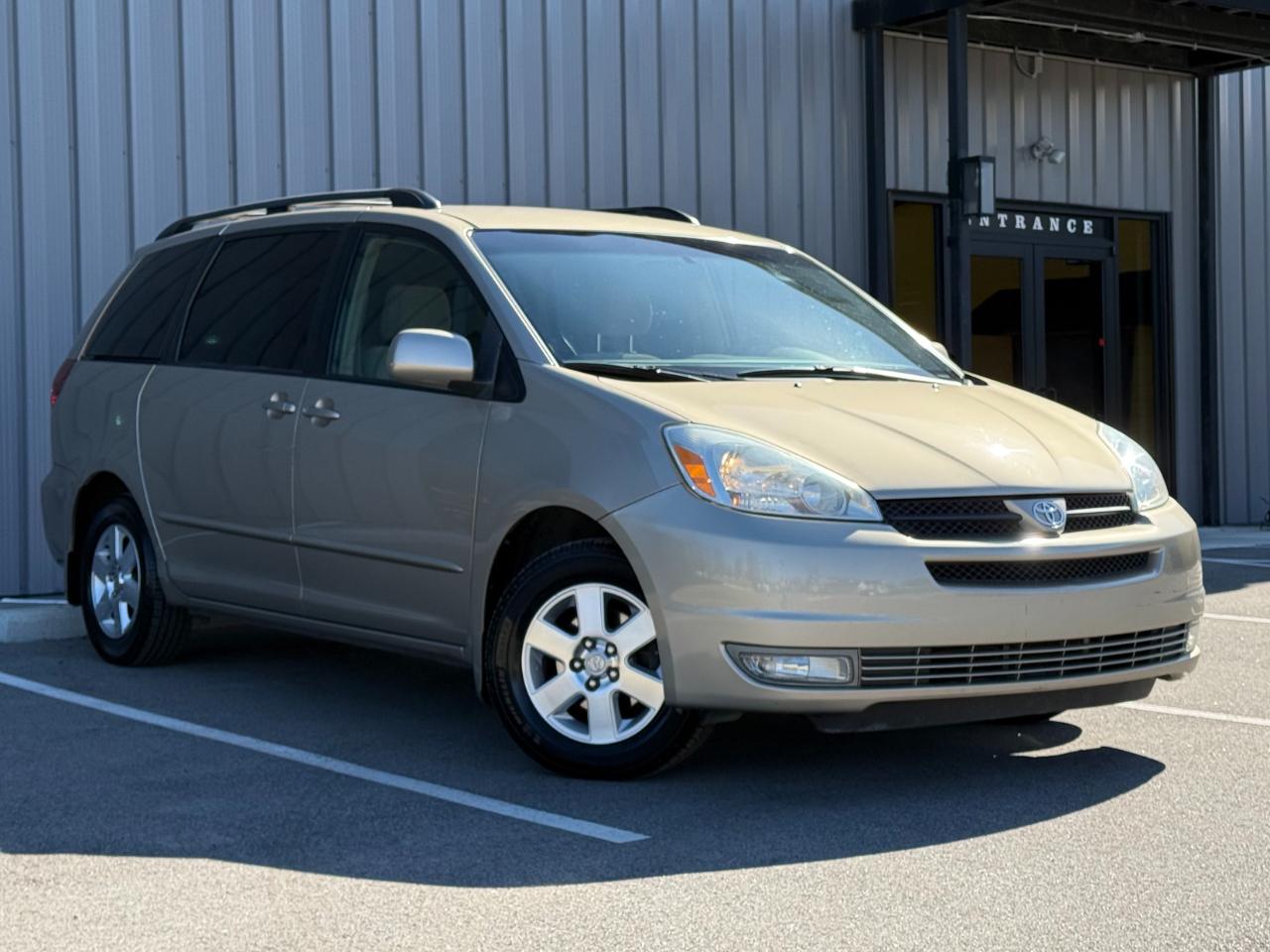 Toyota Sienna 5dr XLE FWD 7-Passenger (Natl) 2005