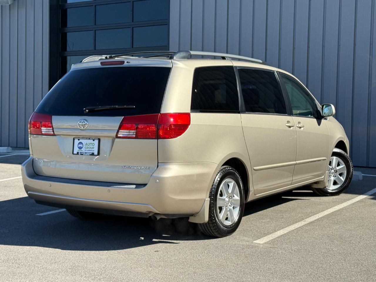 Toyota Sienna 5dr XLE FWD 7-Passenger (Natl) 2005