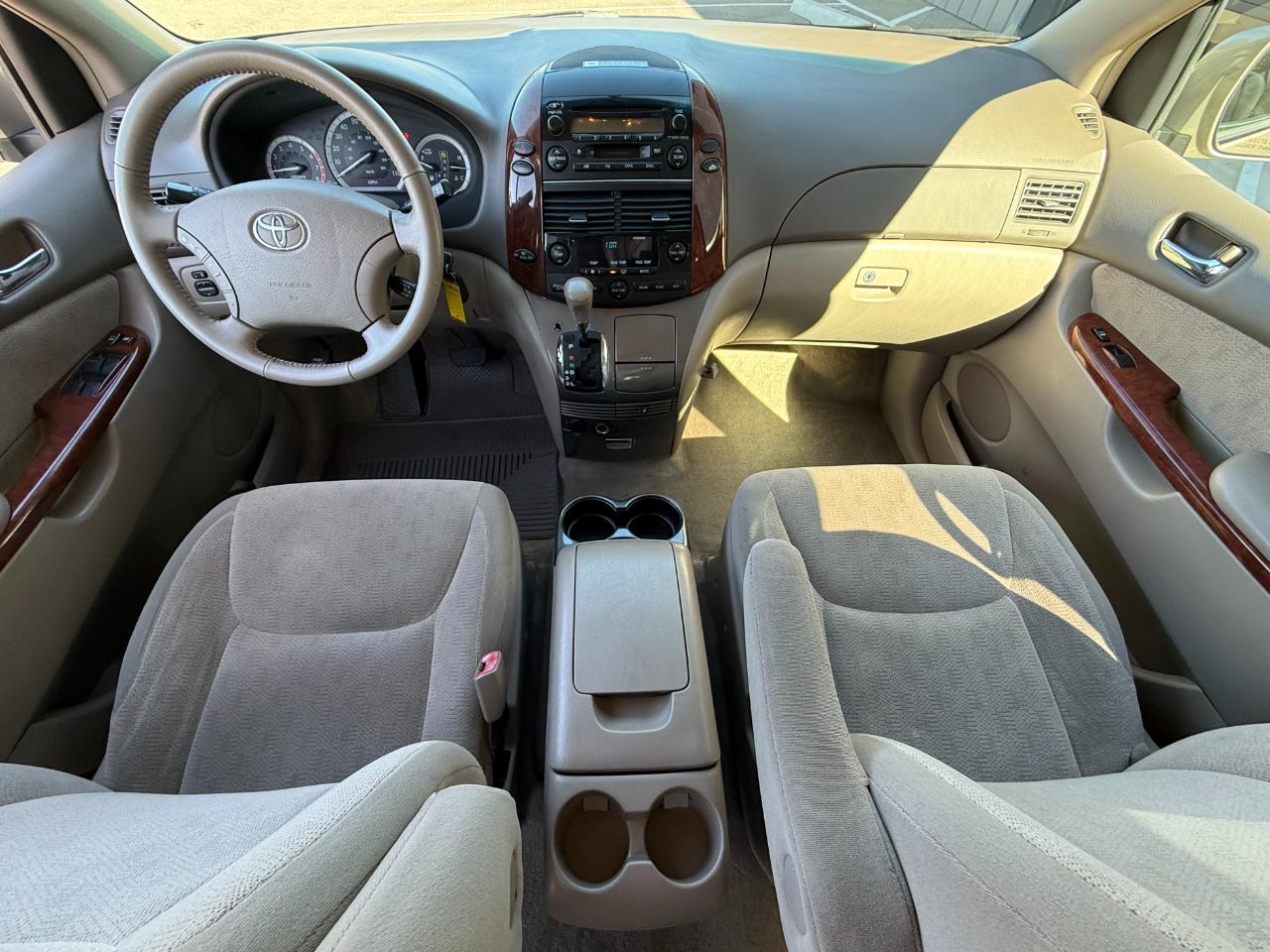 Toyota Sienna 5dr XLE FWD 7-Passenger (Natl) 2005