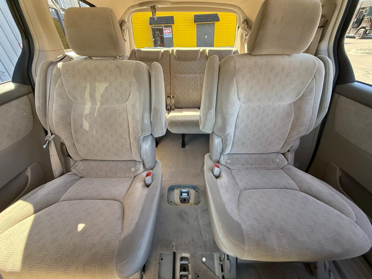 Toyota Sienna 5dr XLE FWD 7-Passenger (Natl) 2005