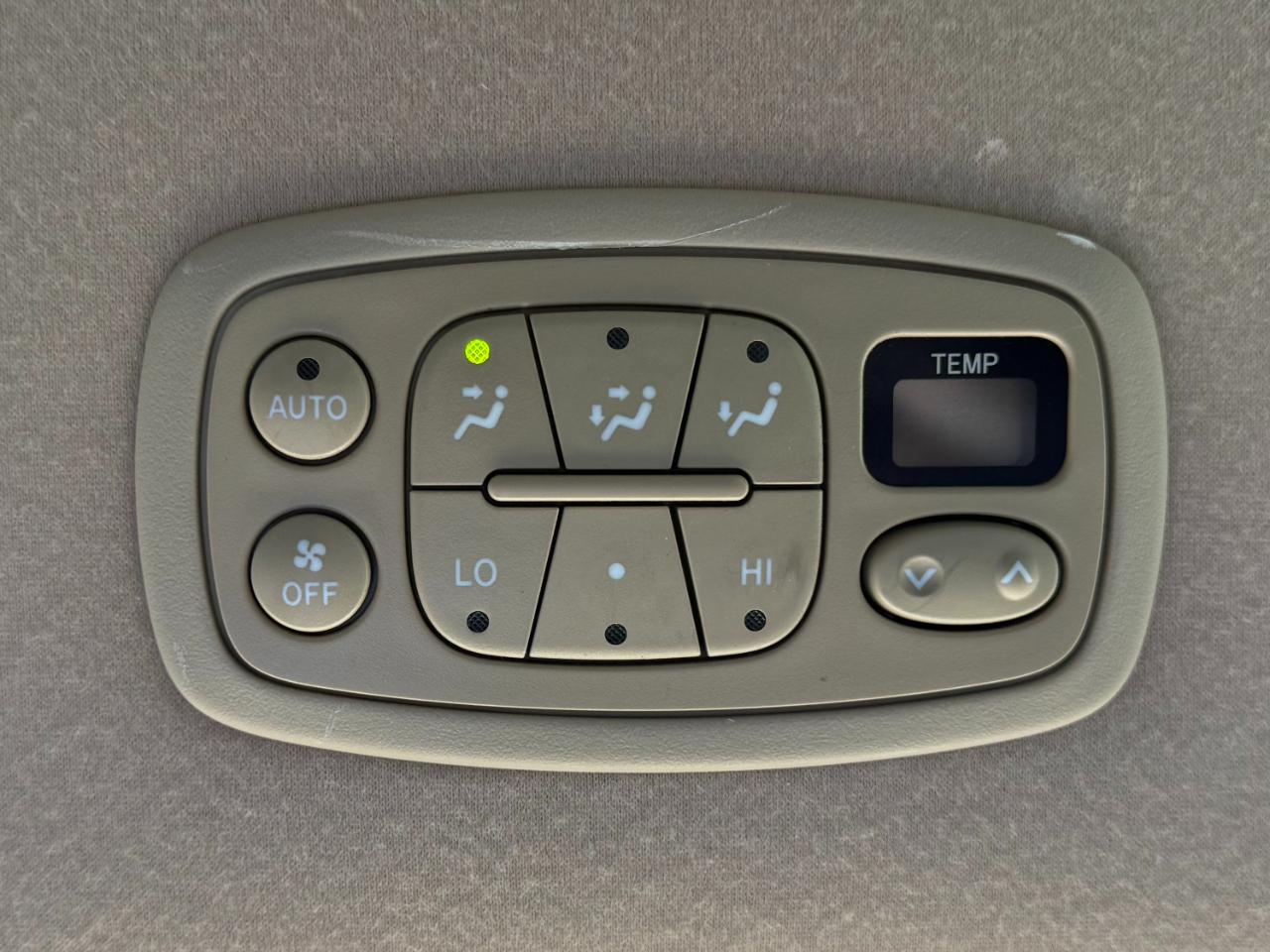 Toyota Sienna 5dr XLE FWD 7-Passenger (Natl) 2005