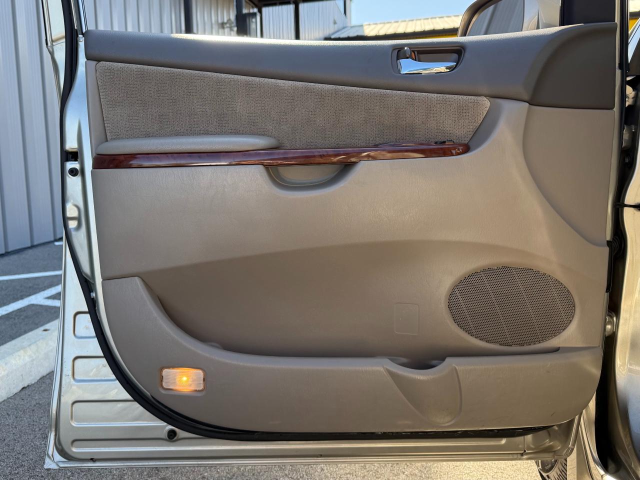 Toyota Sienna 5dr XLE FWD 7-Passenger (Natl) 2005