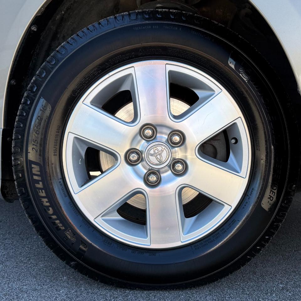 Toyota Sienna 5dr XLE FWD 7-Passenger (Natl) 2005