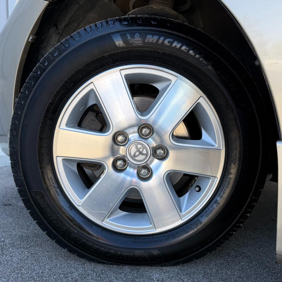 Toyota Sienna 5dr XLE FWD 7-Passenger (Natl) 2005