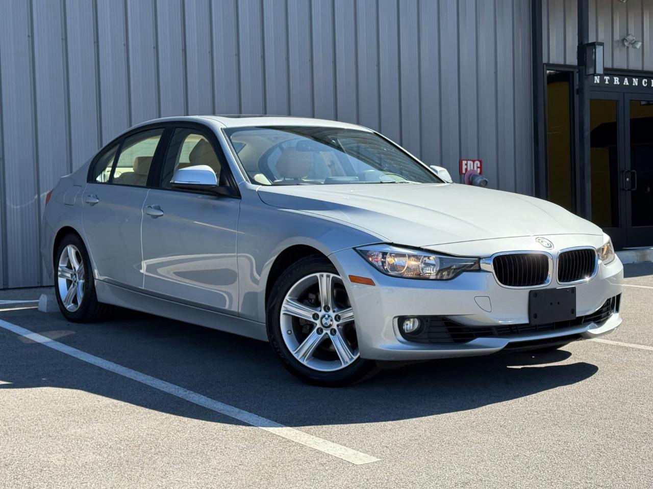 BMW 3 Series 4dr Sdn 328i RWD 2014