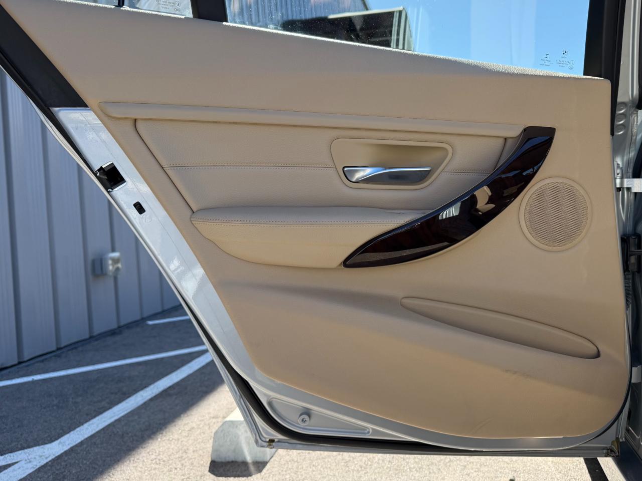 BMW 3 Series 4dr Sdn 328i RWD 2014