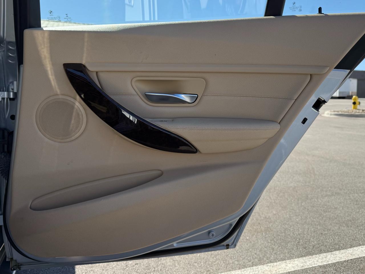 BMW 3 Series 4dr Sdn 328i RWD 2014