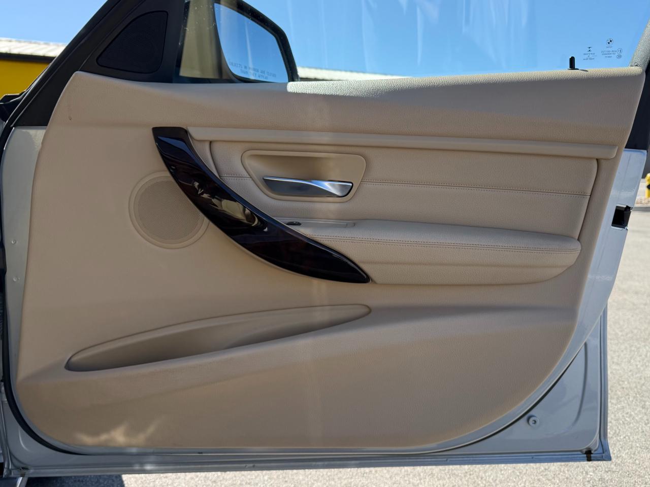 BMW 3 Series 4dr Sdn 328i RWD 2014