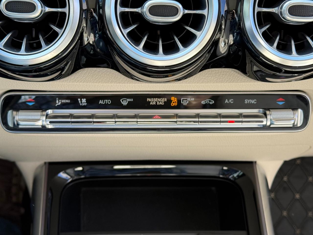 Mercedes-Benz GLB GLB 250 4MATIC SUV 2021