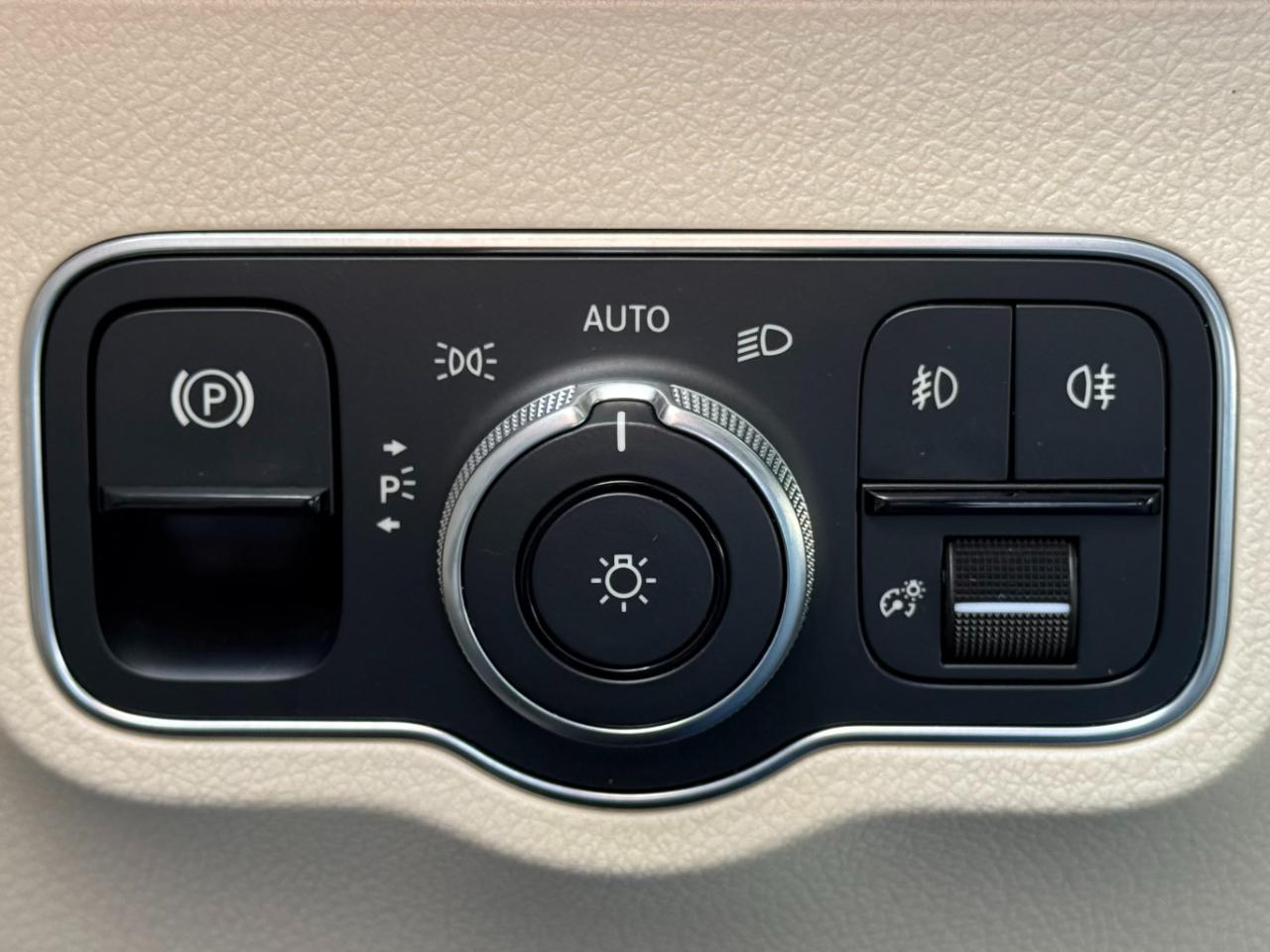 Mercedes-Benz GLB GLB 250 4MATIC SUV 2021