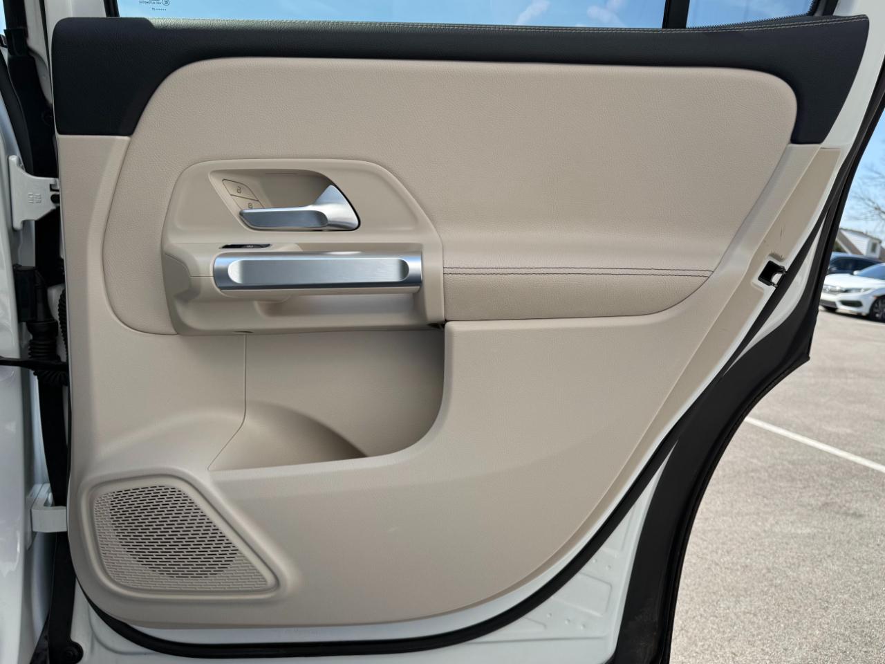 Mercedes-Benz GLB GLB 250 4MATIC SUV 2021