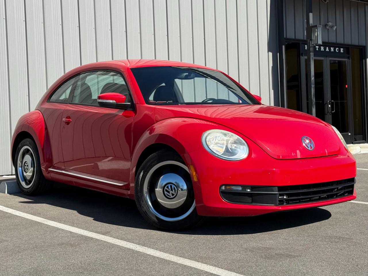 Volkswagen Beetle 2dr Cpe Auto 2.5L PZEV 2012
