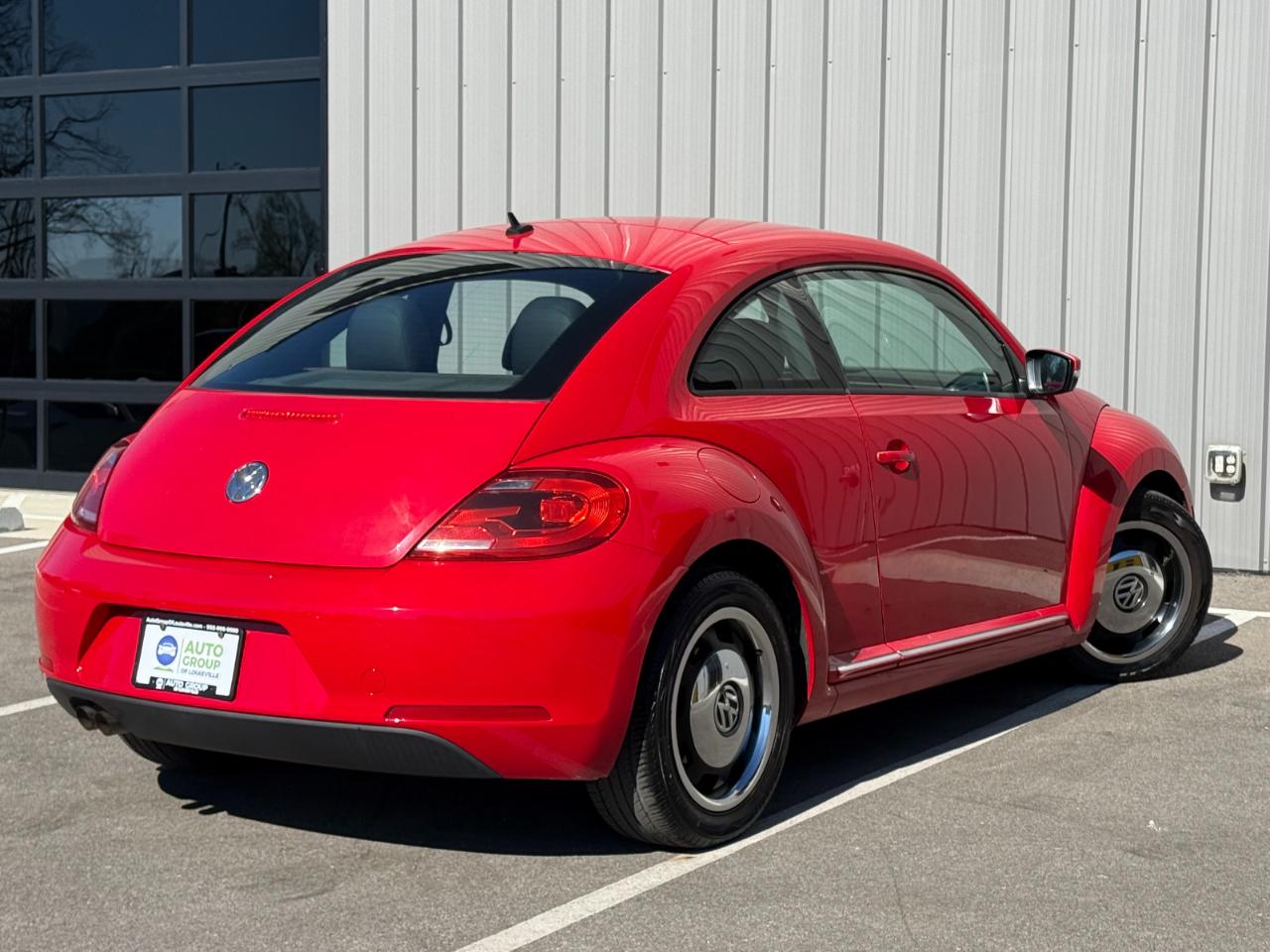 Volkswagen Beetle 2dr Cpe Auto 2.5L PZEV 2012