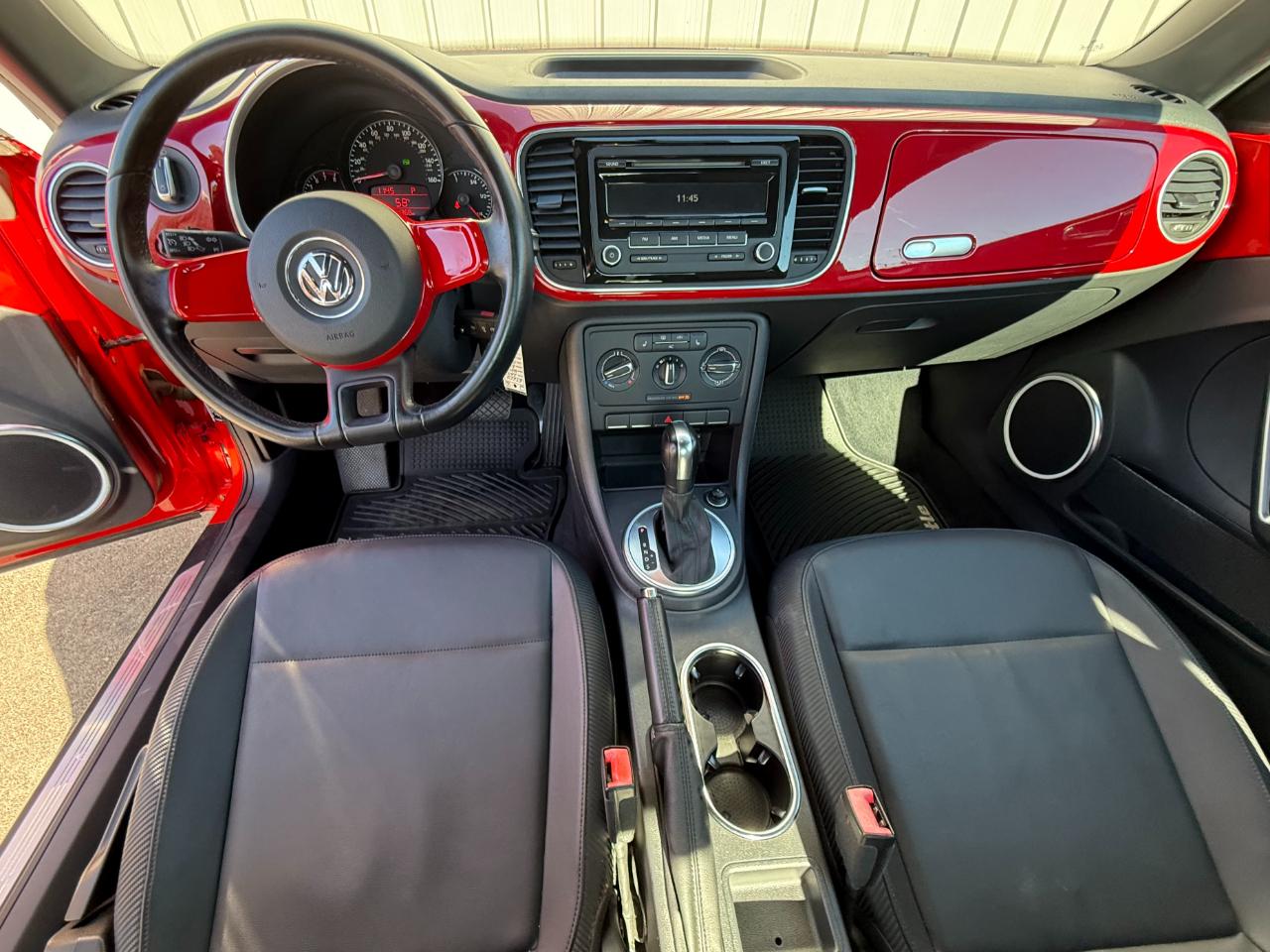 Volkswagen Beetle 2dr Cpe Auto 2.5L PZEV 2012