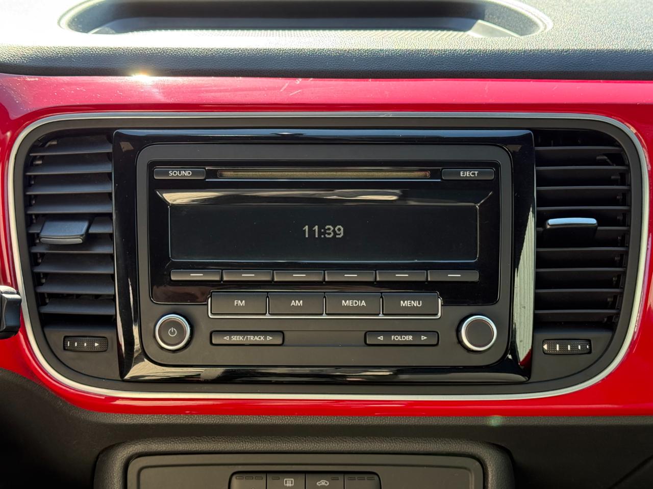 Volkswagen Beetle 2dr Cpe Auto 2.5L PZEV 2012