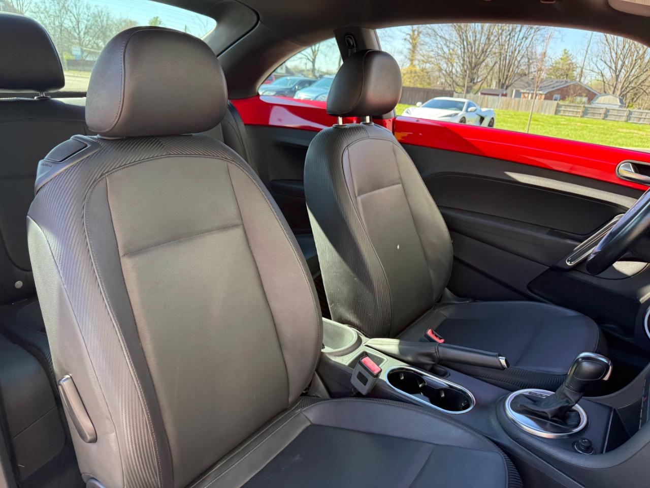 Volkswagen Beetle 2dr Cpe Auto 2.5L PZEV 2012