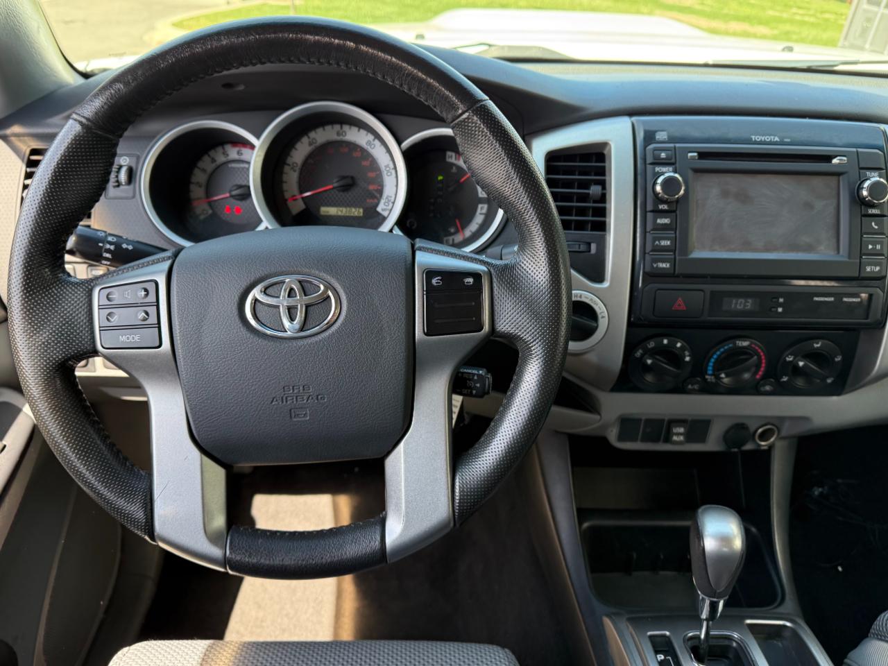 Toyota Tacoma 4WD Double Cab LB V6 AT (Natl) 2013
