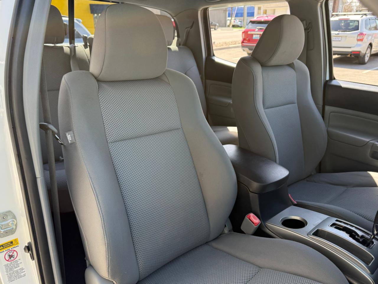 Toyota Tacoma 4WD Double Cab LB V6 AT (Natl) 2013