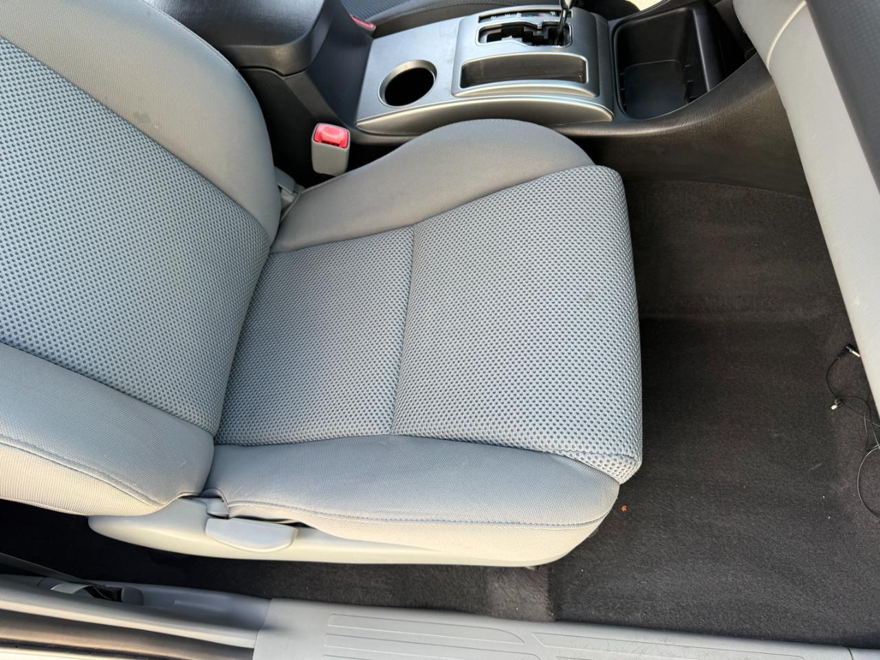 Toyota Tacoma 4WD Double Cab LB V6 AT (Natl) 2013