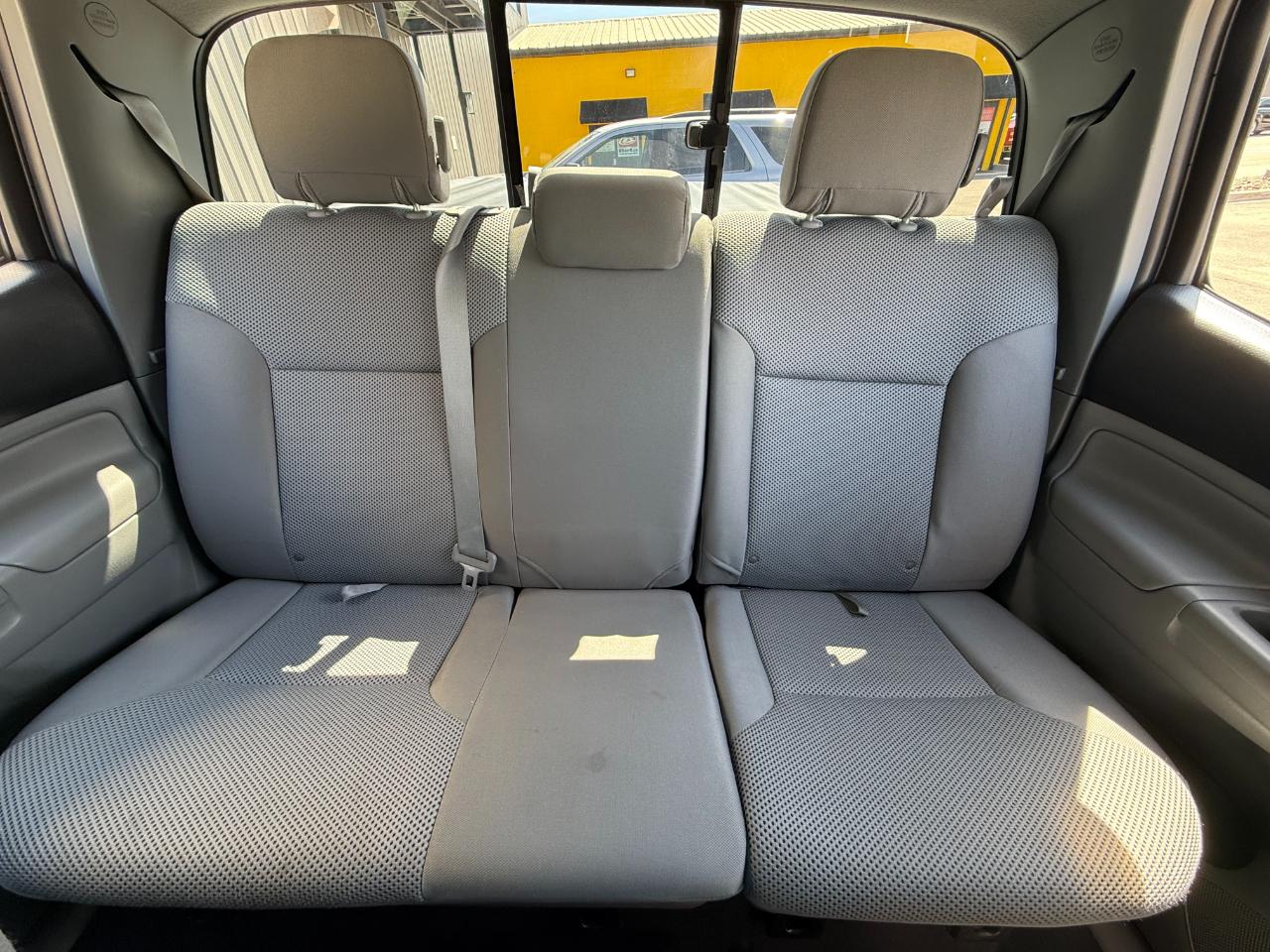 Toyota Tacoma 4WD Double Cab LB V6 AT (Natl) 2013