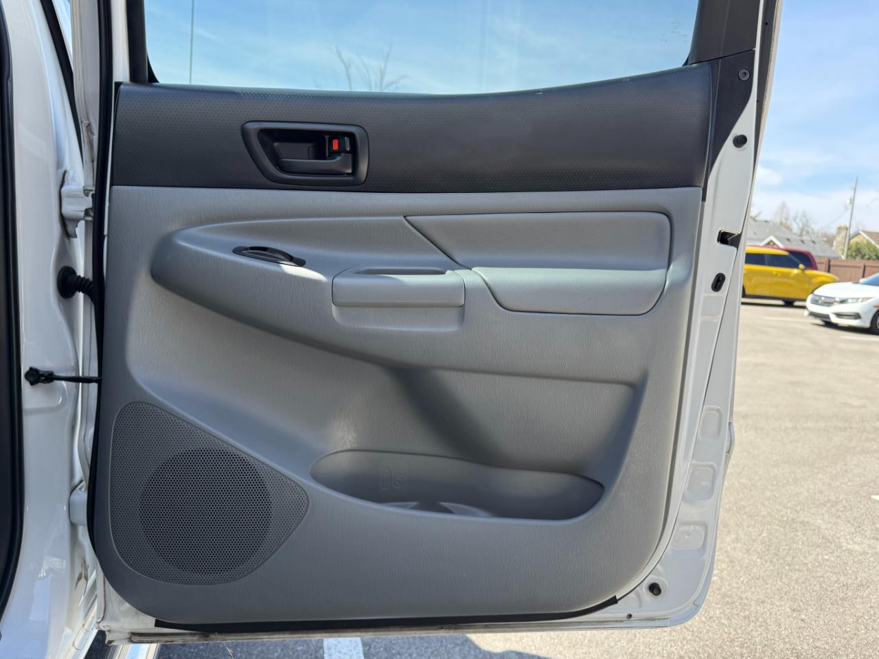 Toyota Tacoma 4WD Double Cab LB V6 AT (Natl) 2013