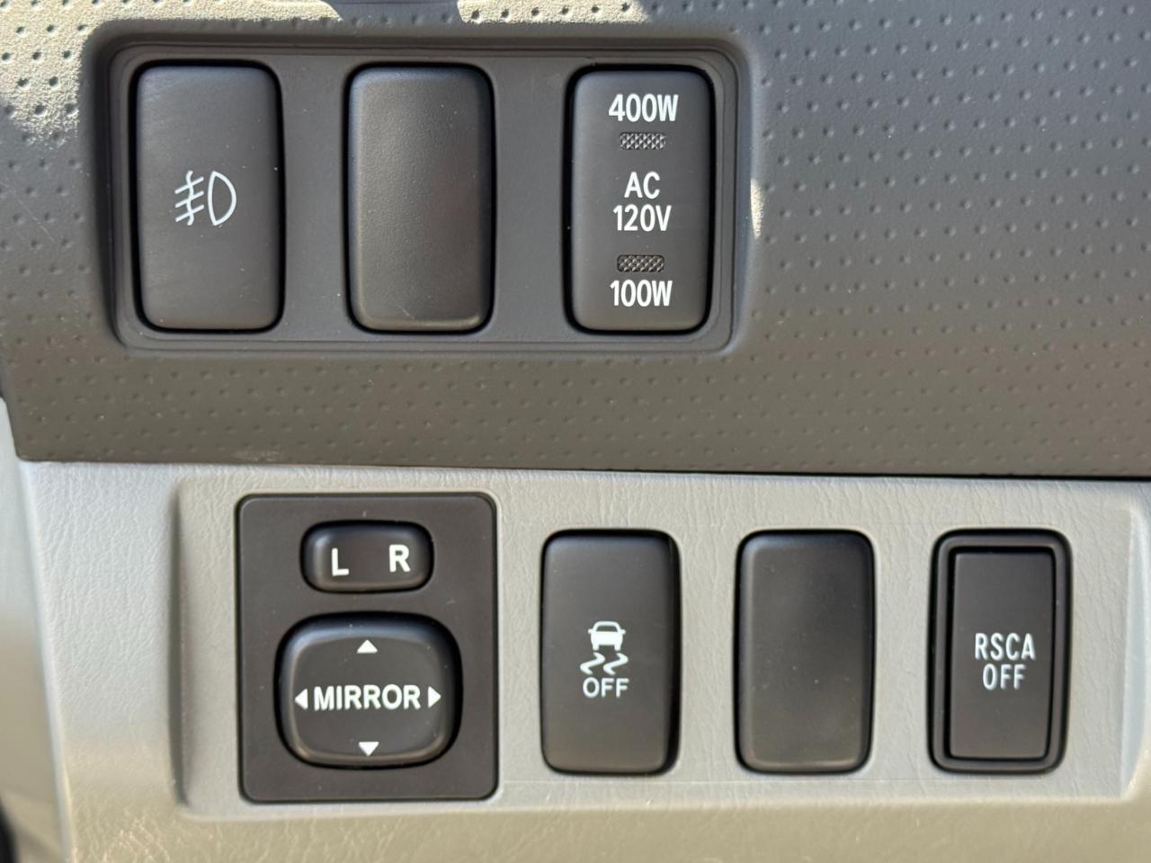 Toyota Tacoma 4WD Double Cab LB V6 AT (Natl) 2013