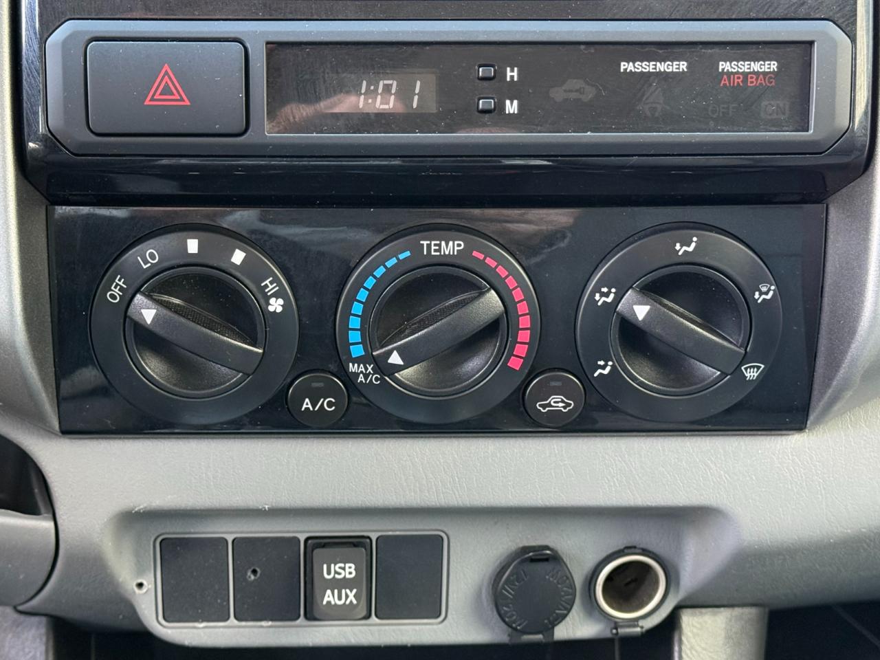 Toyota Tacoma 4WD Double Cab LB V6 AT (Natl) 2013