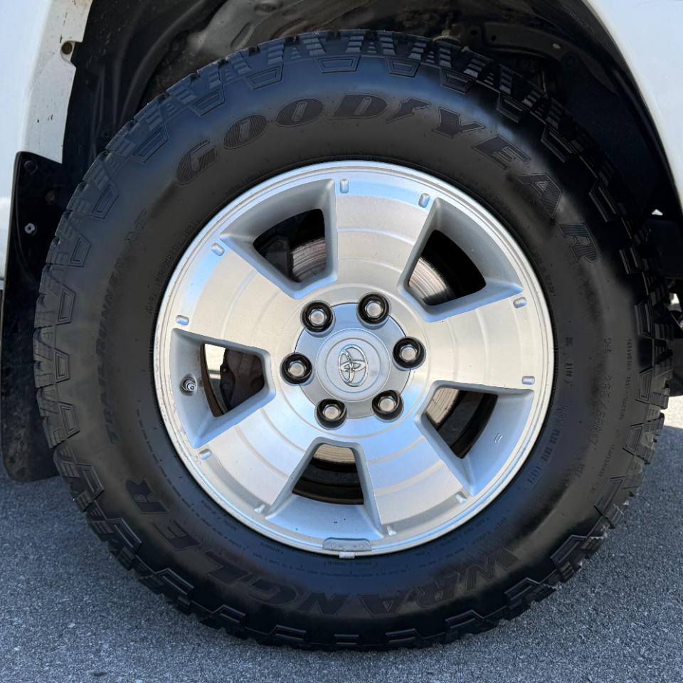 Toyota Tacoma 4WD Double Cab LB V6 AT (Natl) 2013