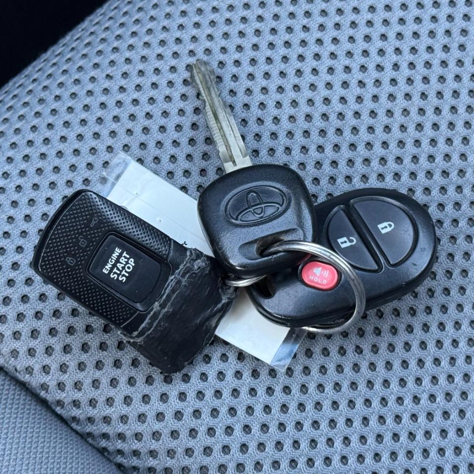 Toyota Tacoma 4WD Double Cab LB V6 AT (Natl) 2013