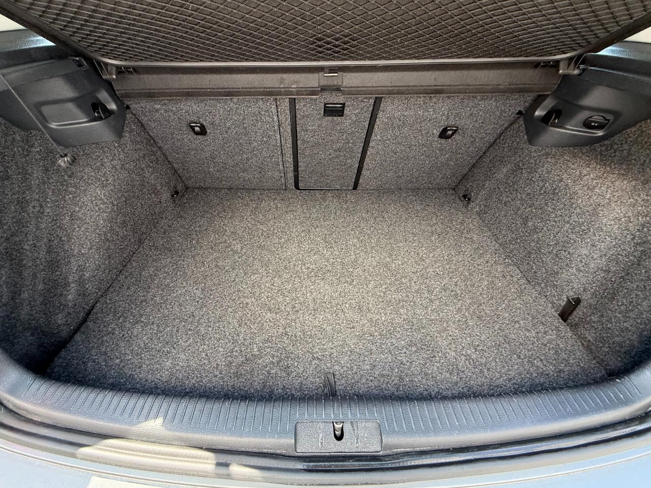 Volkswagen Golf 2dr HB Man PZEV 2012