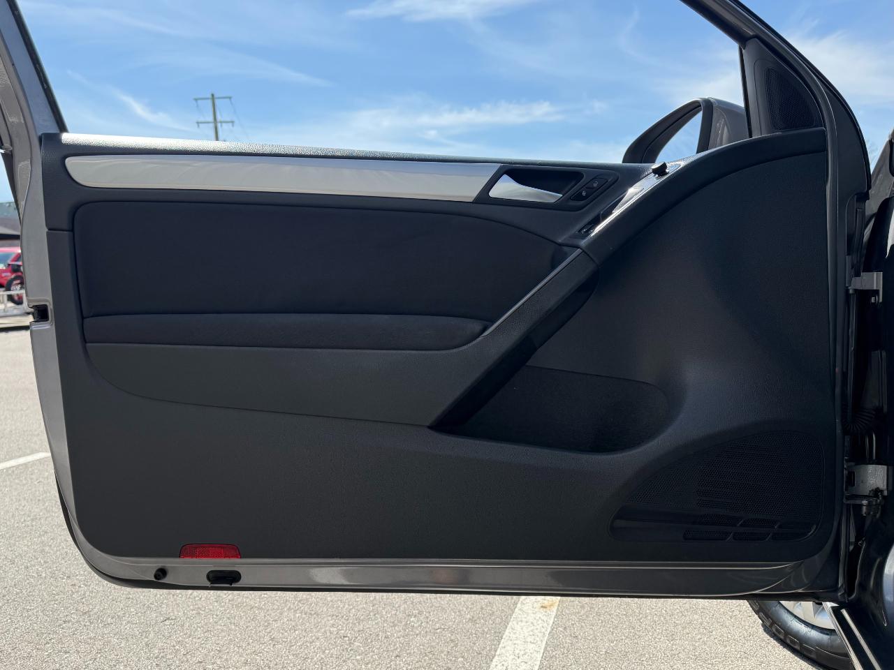 Volkswagen Golf 2dr HB Man PZEV 2012