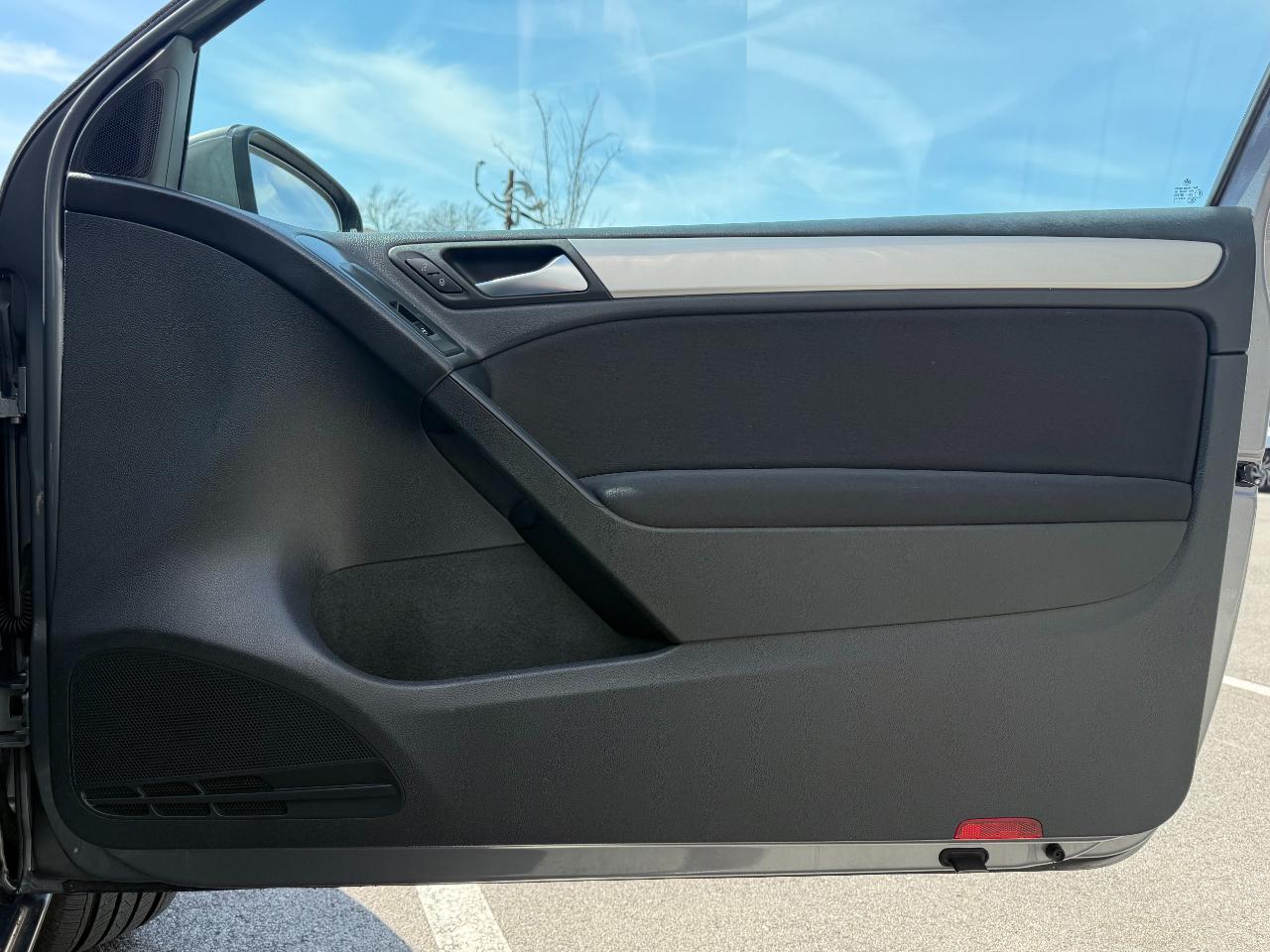 Volkswagen Golf 2dr HB Man PZEV 2012