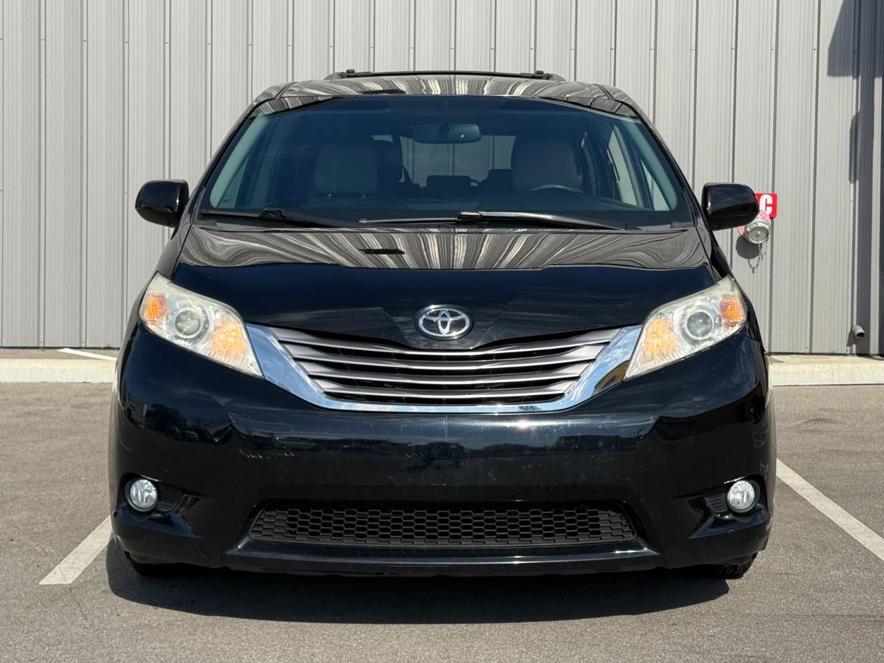 Toyota Sienna XLE Auto Access Seat FWD 7-Passenger (Natl) 2017