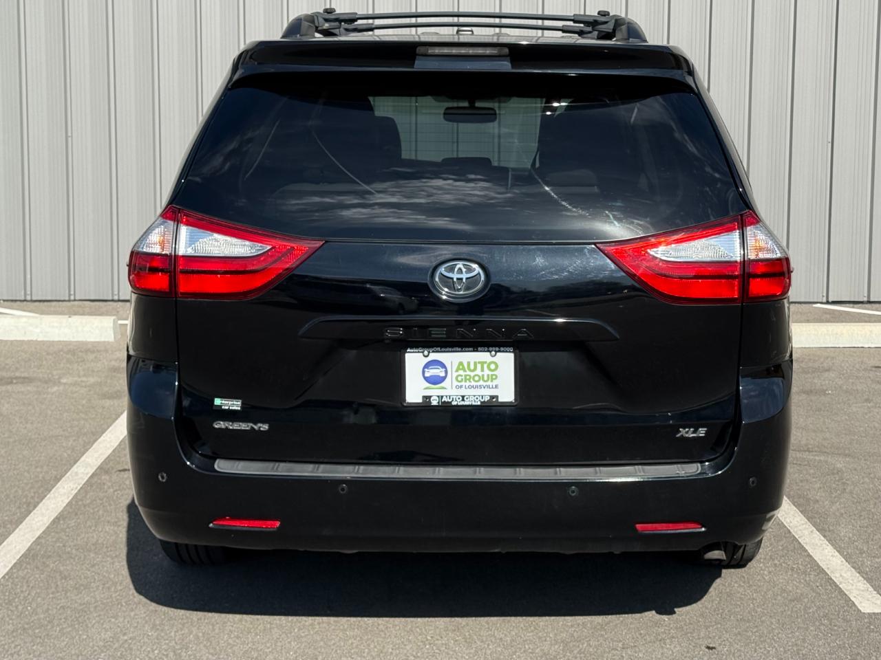 Toyota Sienna XLE Auto Access Seat FWD 7-Passenger (Natl) 2017