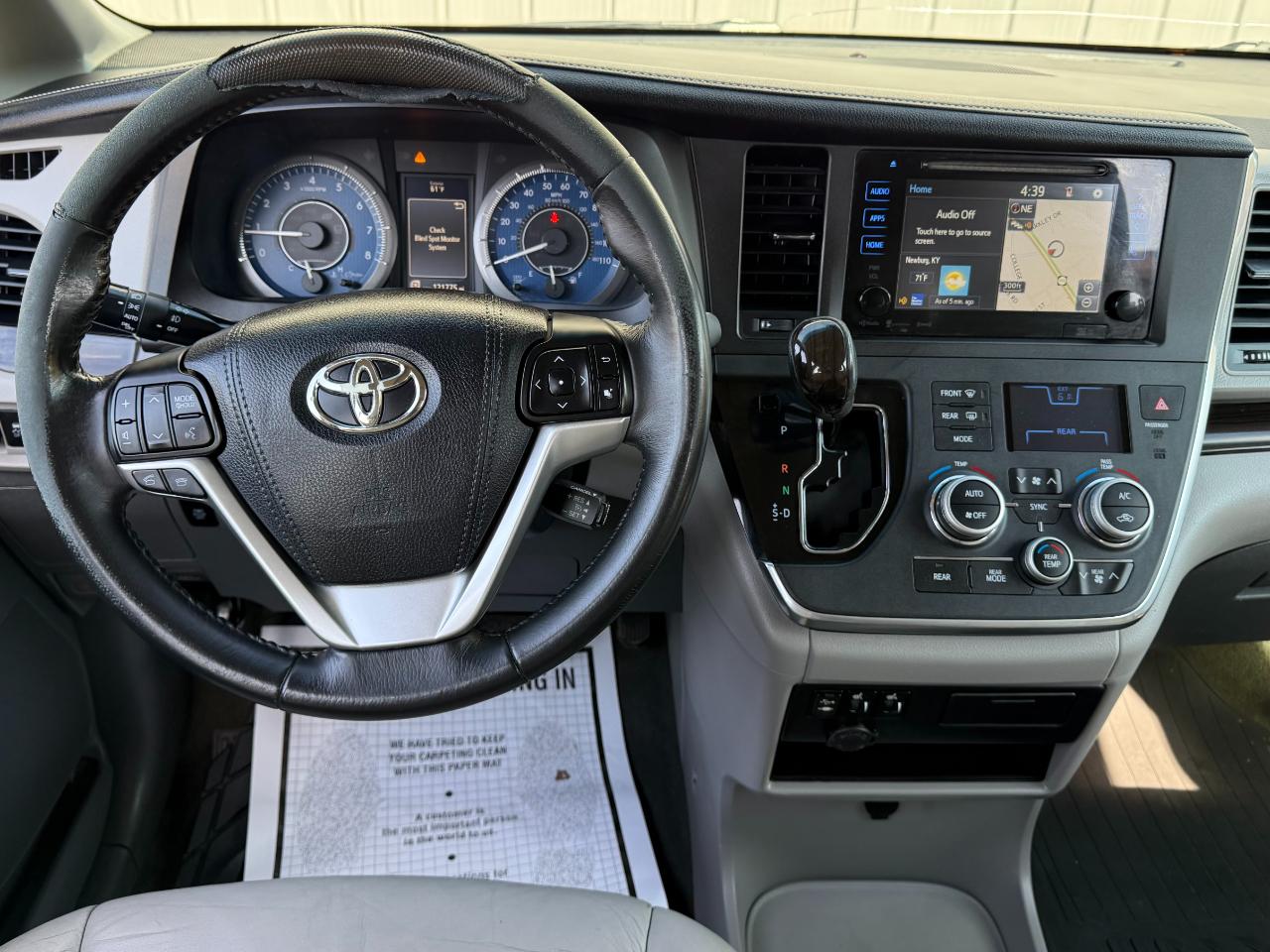 Toyota Sienna XLE Auto Access Seat FWD 7-Passenger (Natl) 2017