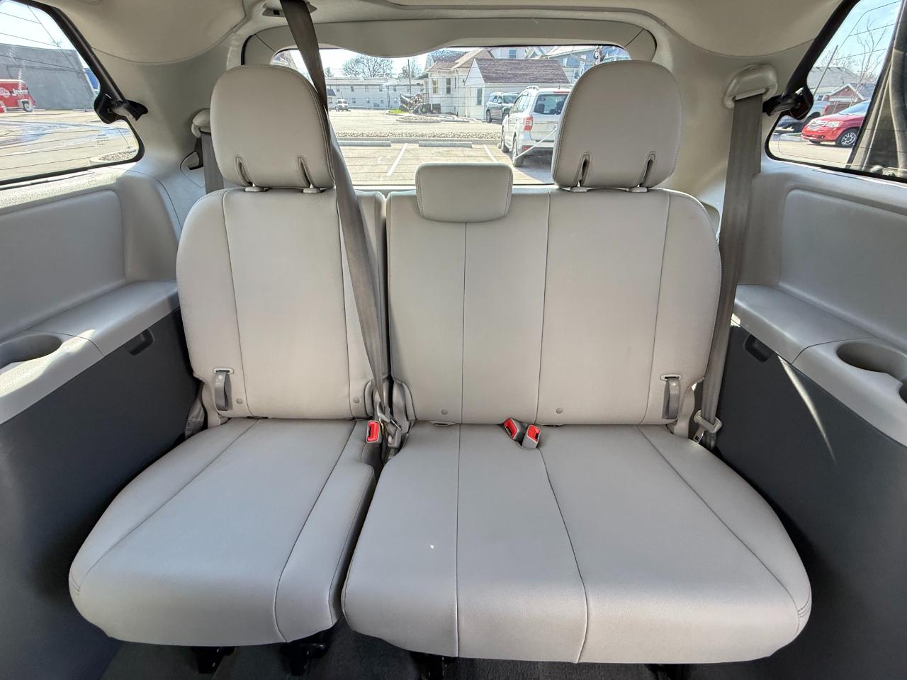 Toyota Sienna XLE Auto Access Seat FWD 7-Passenger (Natl) 2017