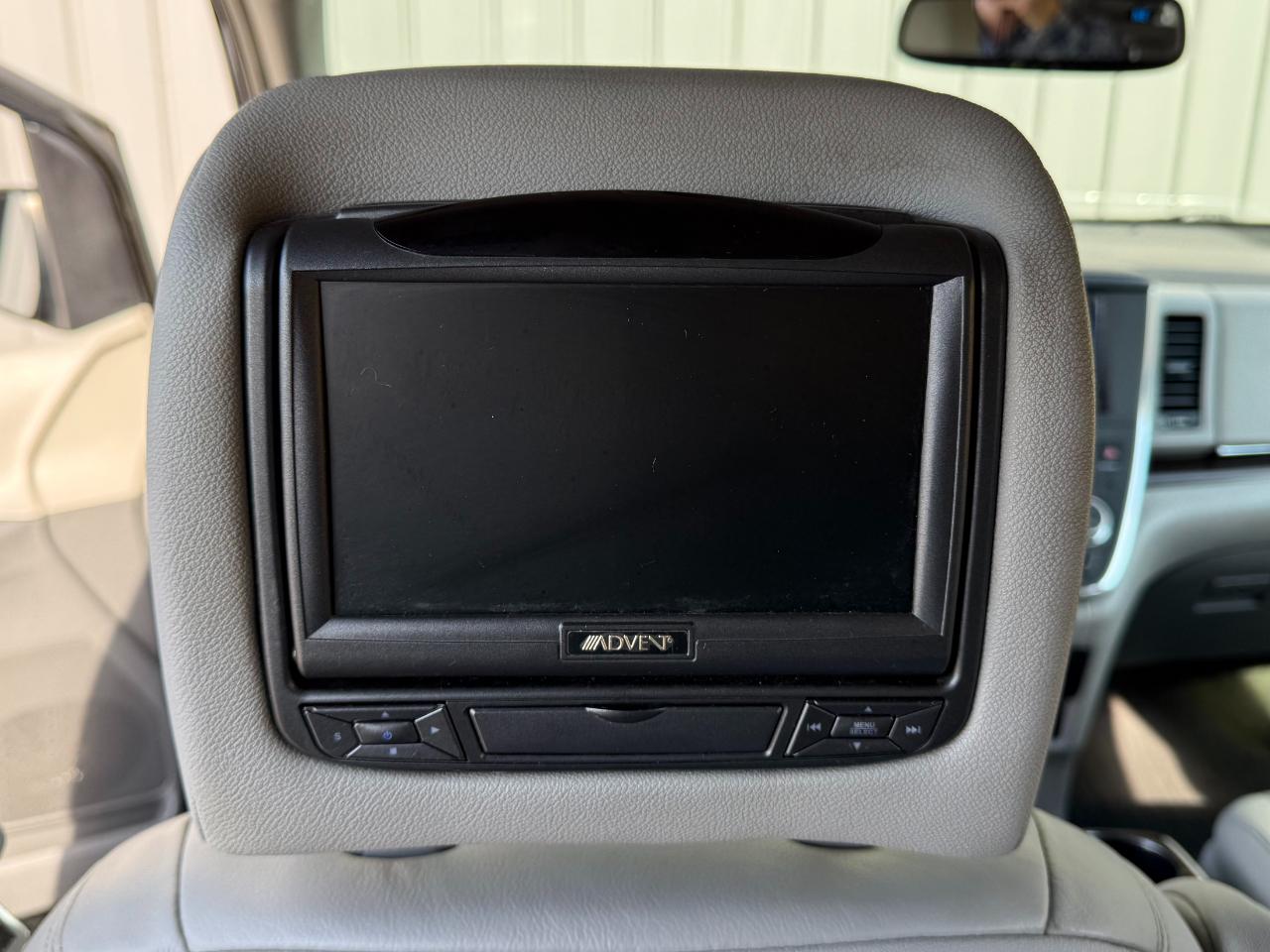 Toyota Sienna XLE Auto Access Seat FWD 7-Passenger (Natl) 2017