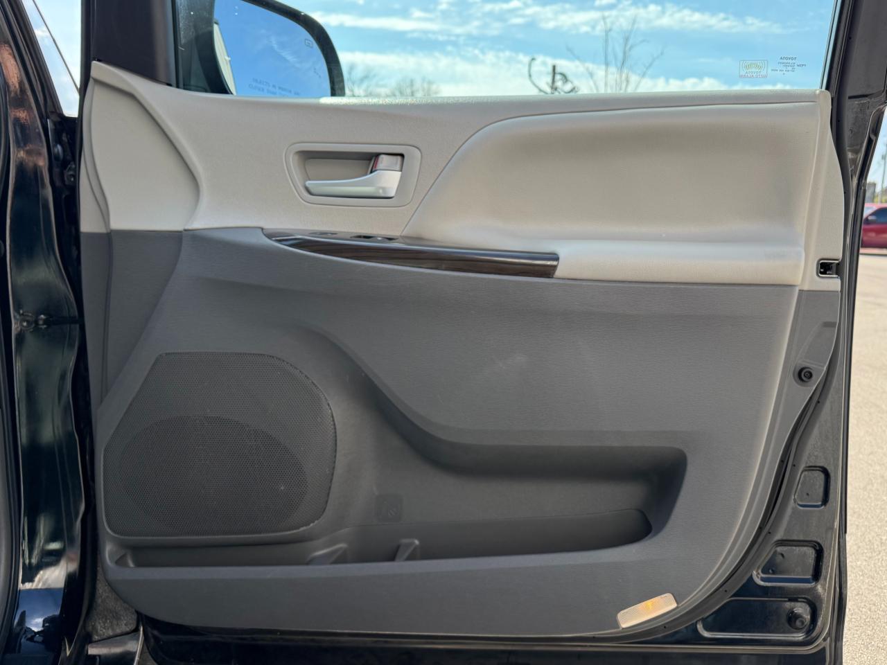 Toyota Sienna XLE Auto Access Seat FWD 7-Passenger (Natl) 2017