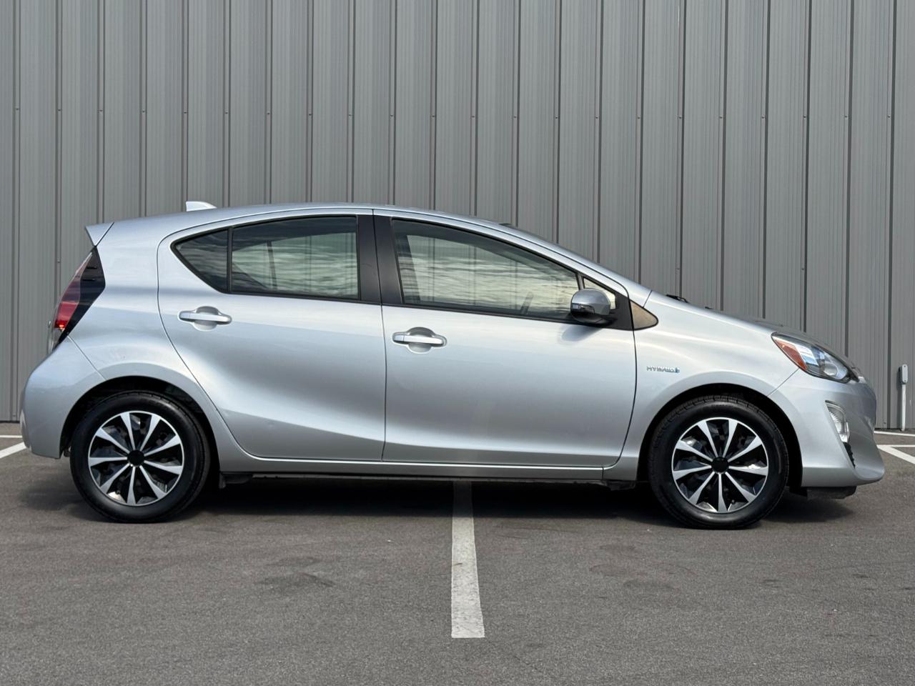 Toyota Prius c 5dr HB Persona Series (Natl) 2016