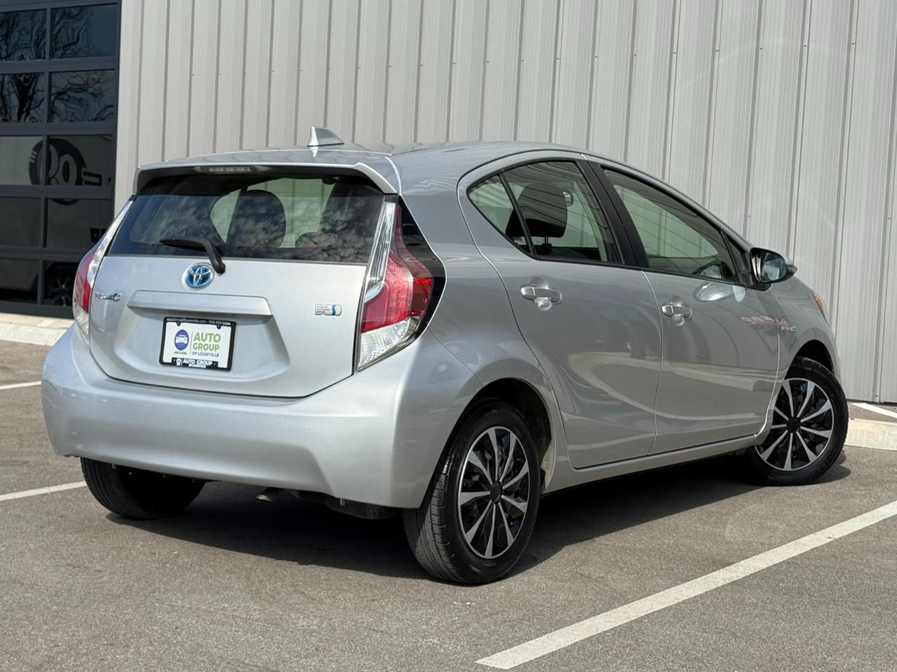 Toyota Prius c 5dr HB Persona Series (Natl) 2016