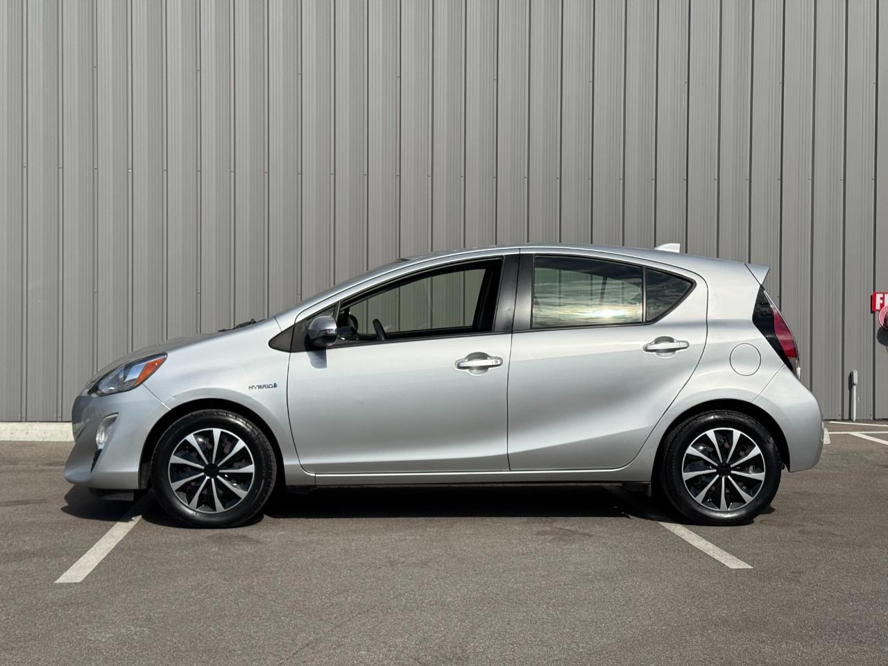 Toyota Prius c 5dr HB Persona Series (Natl) 2016