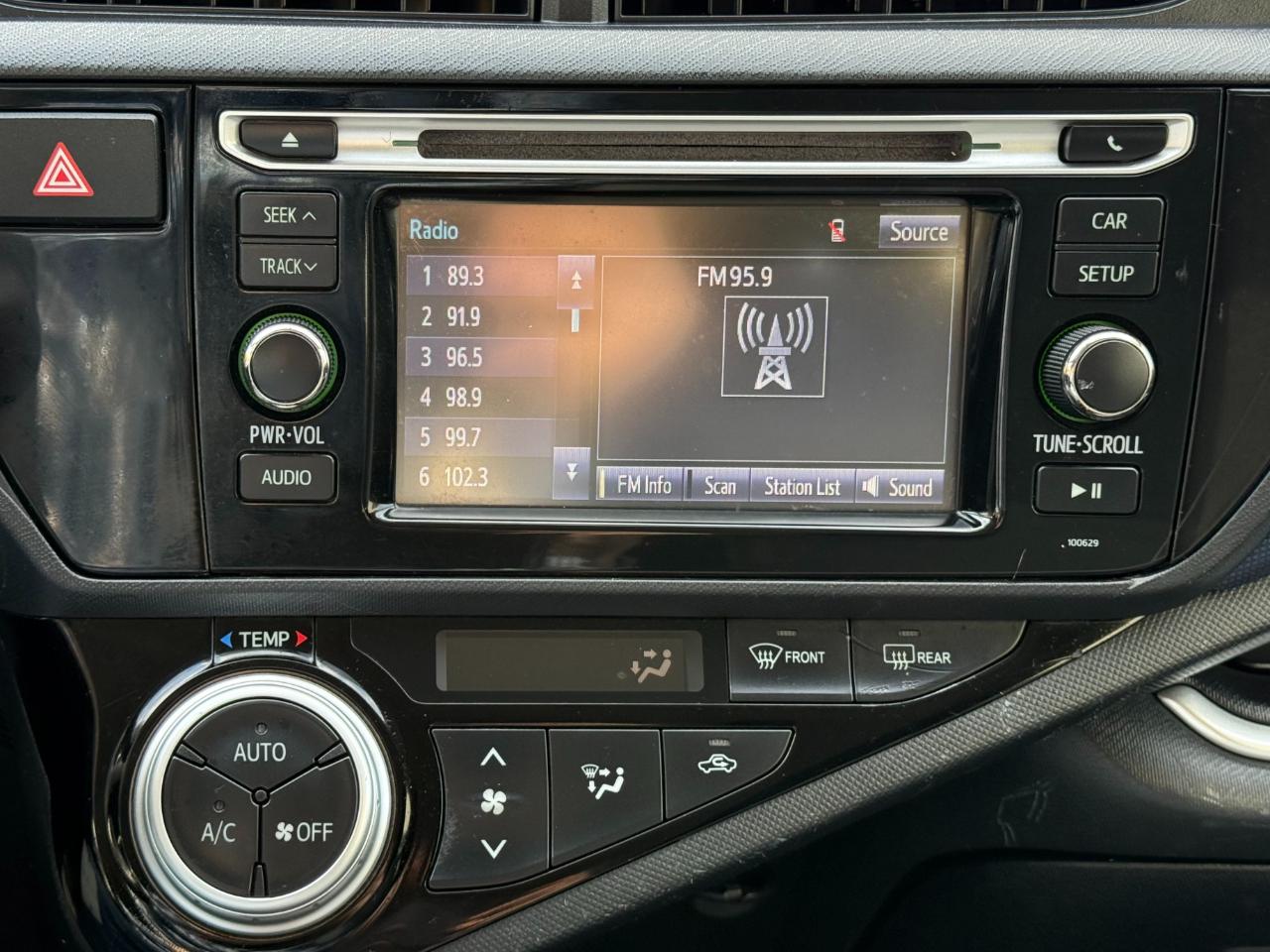 Toyota Prius c 5dr HB Persona Series (Natl) 2016