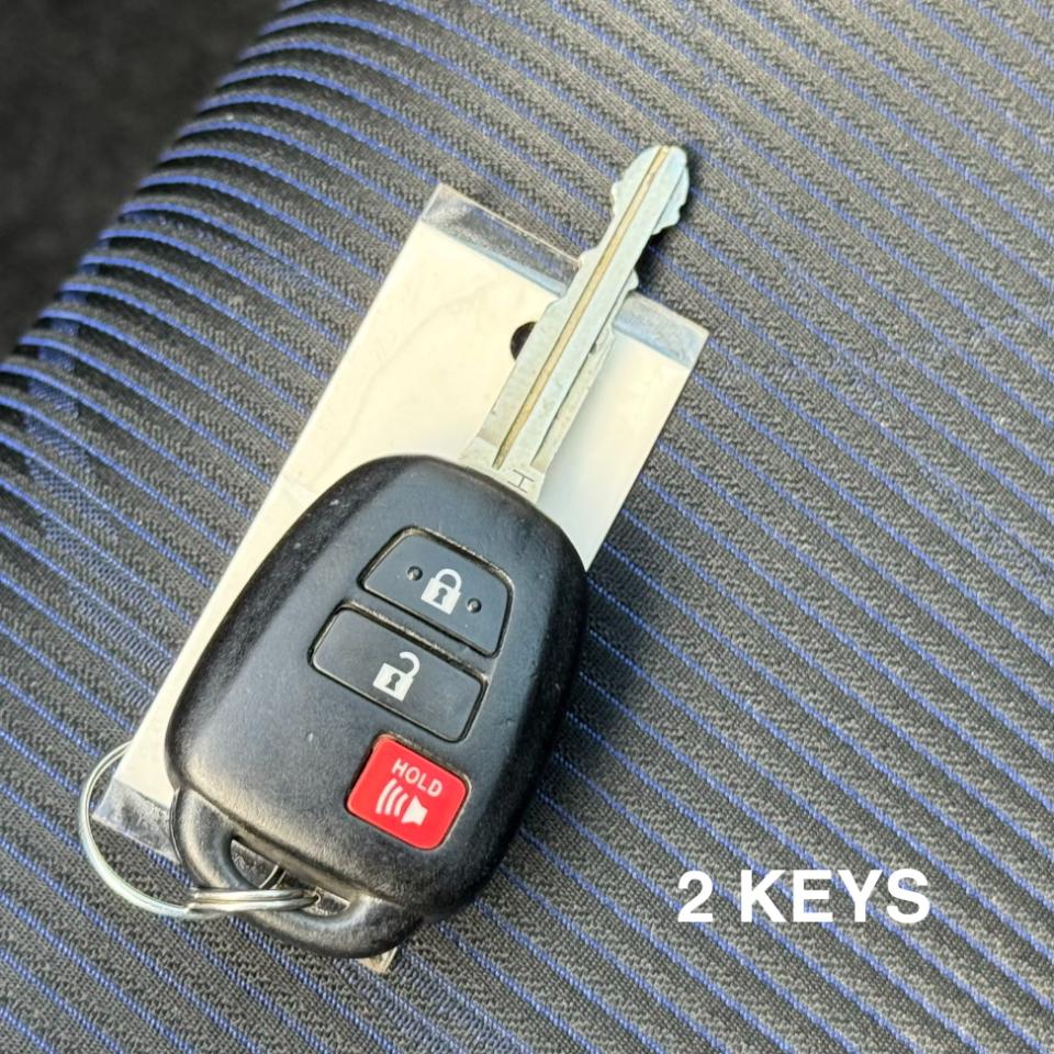 Toyota Prius c 5dr HB Persona Series (Natl) 2016