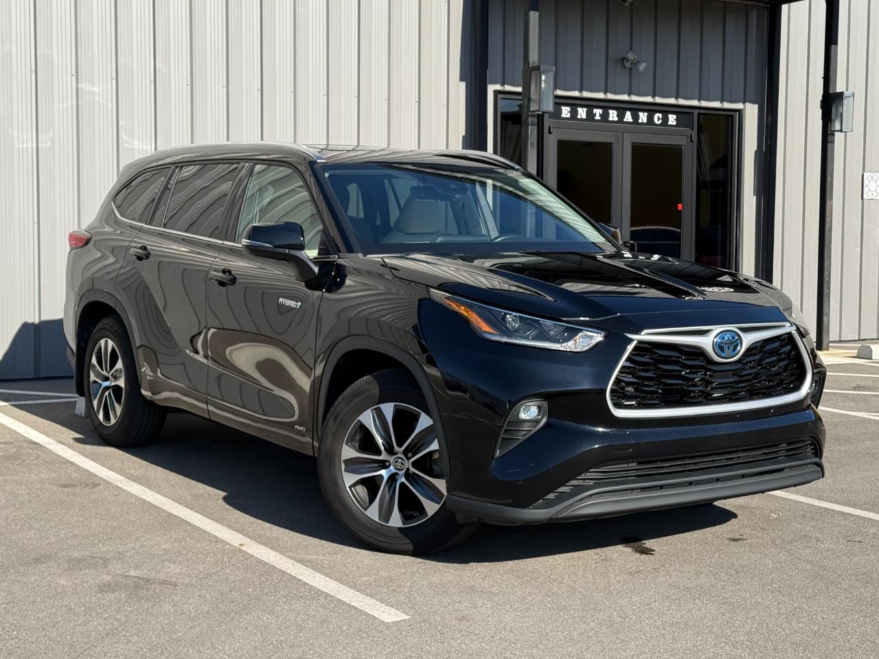 Toyota Highlander Hybrid XLE AWD (Natl) 2021