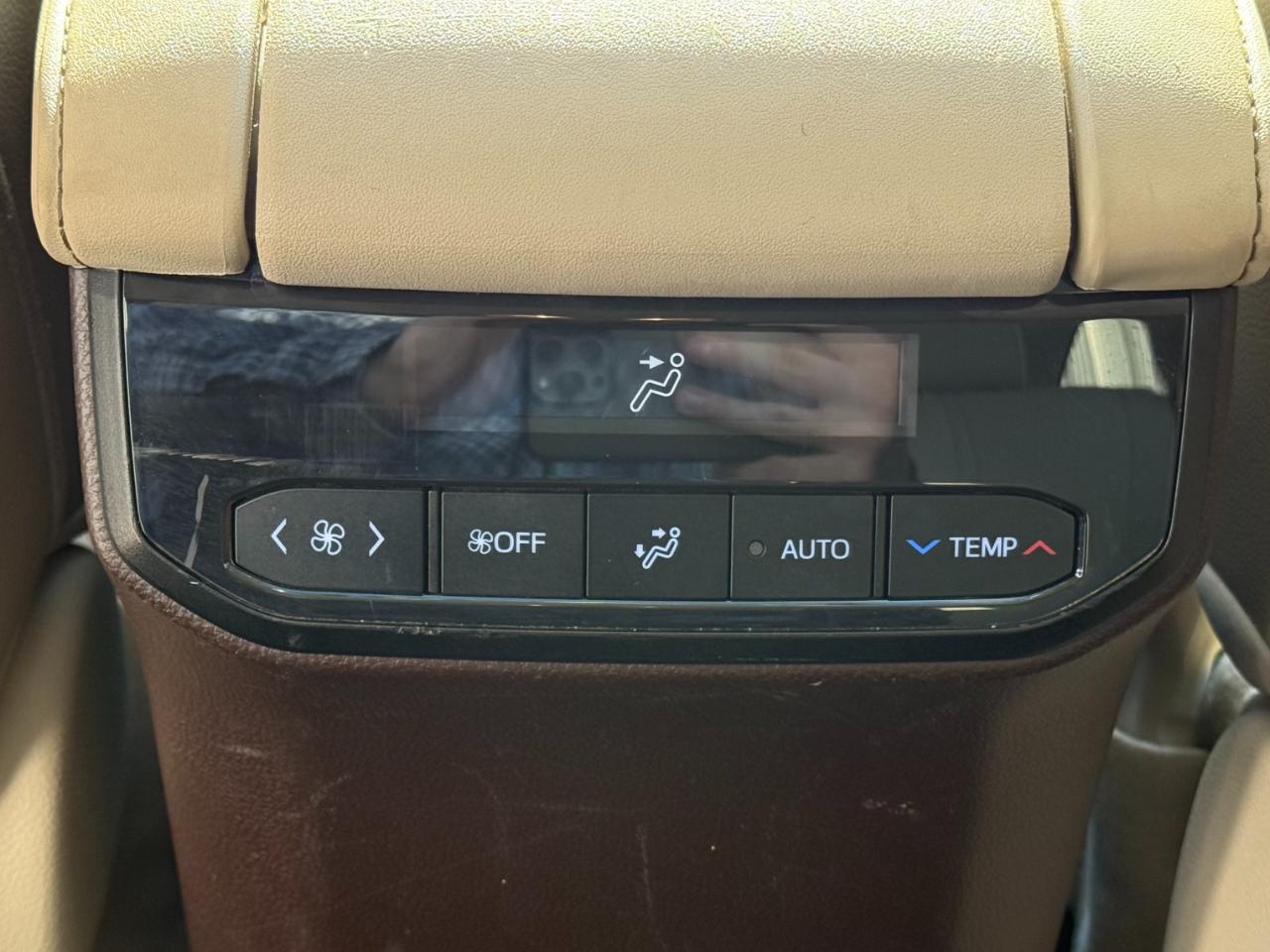 Toyota Highlander Hybrid XLE AWD (Natl) 2021